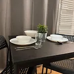 Studio For Two - Perfect Location Close To Metro