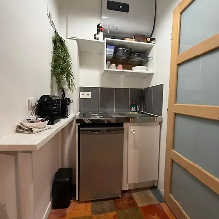 For Two - Perfect Location Close To Metro Apartment