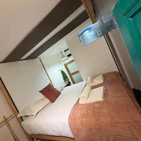 For Two - Perfect Location Close To Metro Apartment Paris