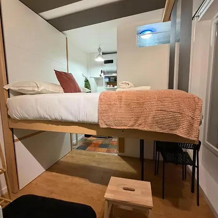 For Two - Perfect Location Close To Metro Apartment *